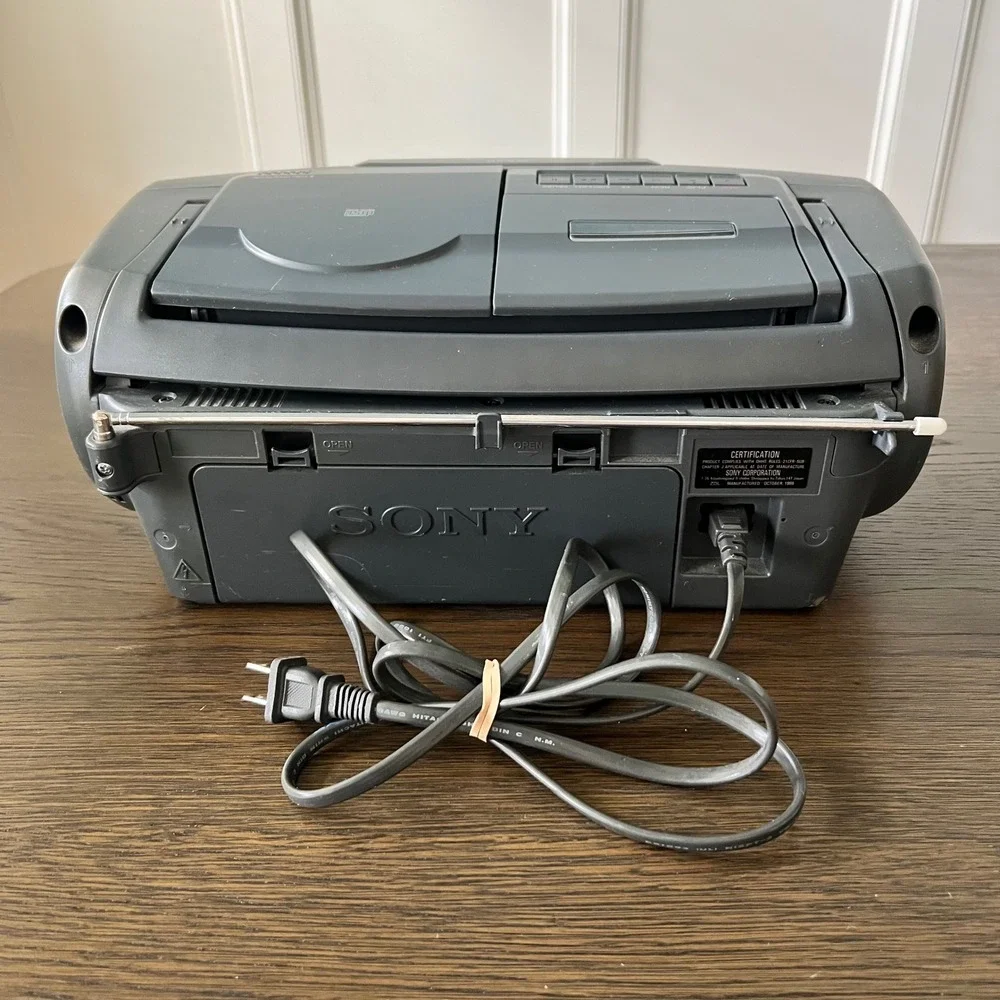 Sony CFD-V17 CD Radio Cassette-Corder Portable Boombox AM FM Grey Stereo Player